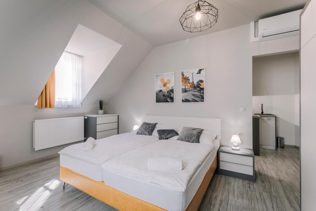 Soho Apartmanház Győr Esterno foto