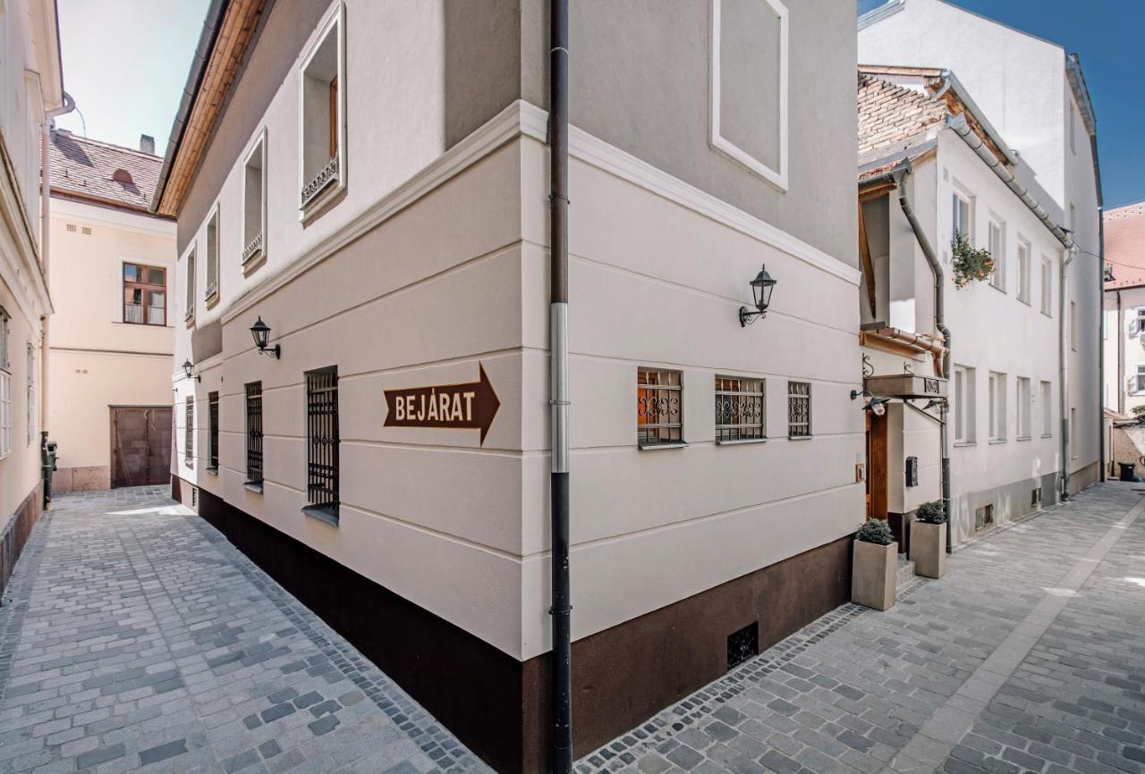 Soho Apartmanház Győr Esterno foto