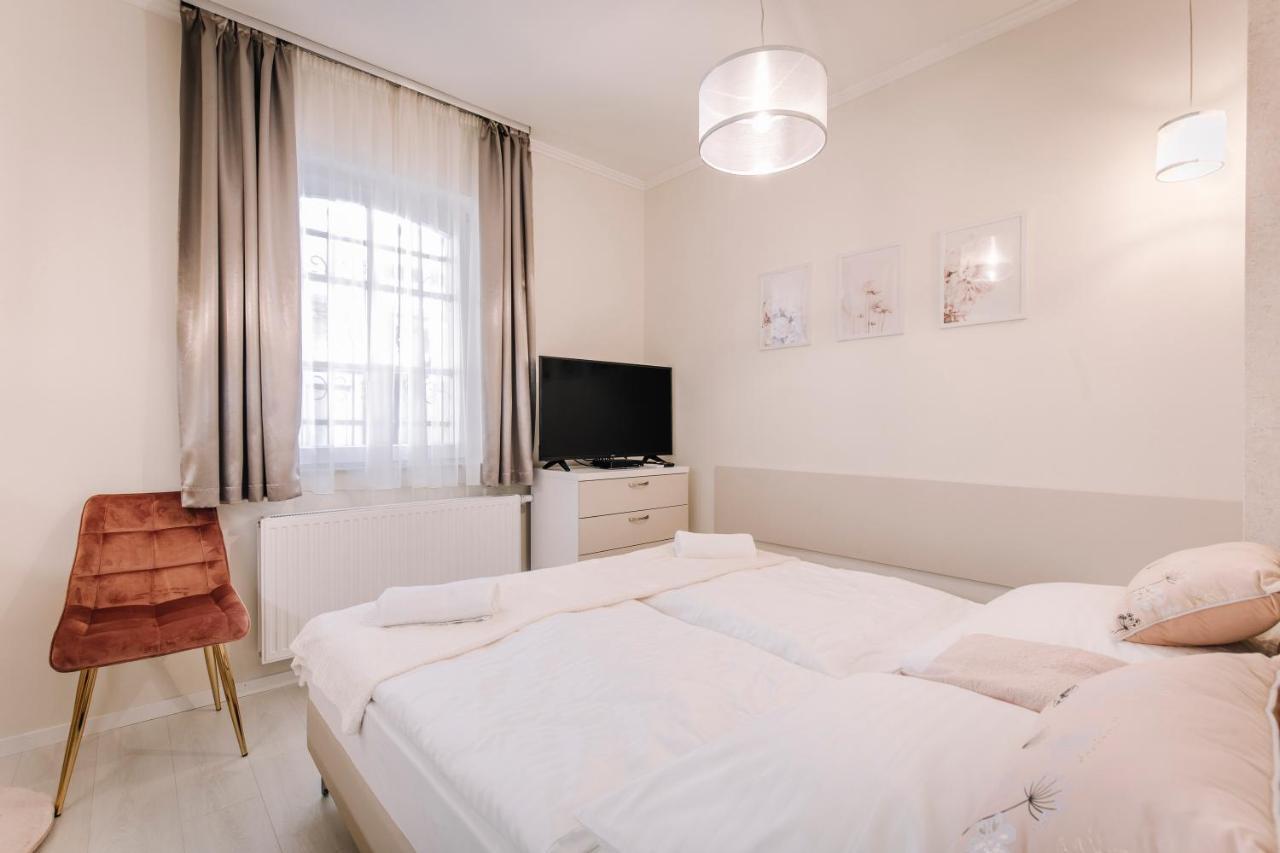 Soho Apartmanház Győr Esterno foto