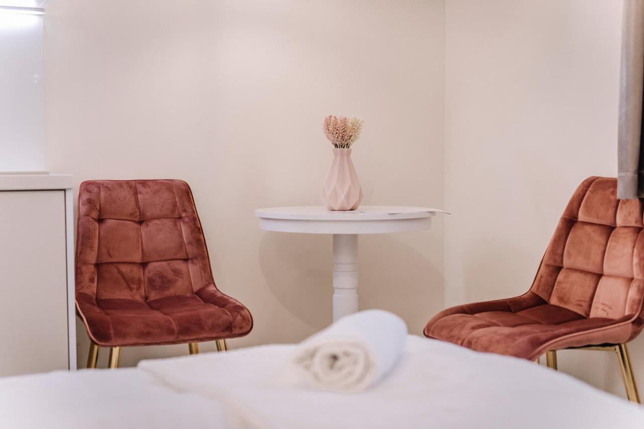 Soho Apartmanház Győr Esterno foto