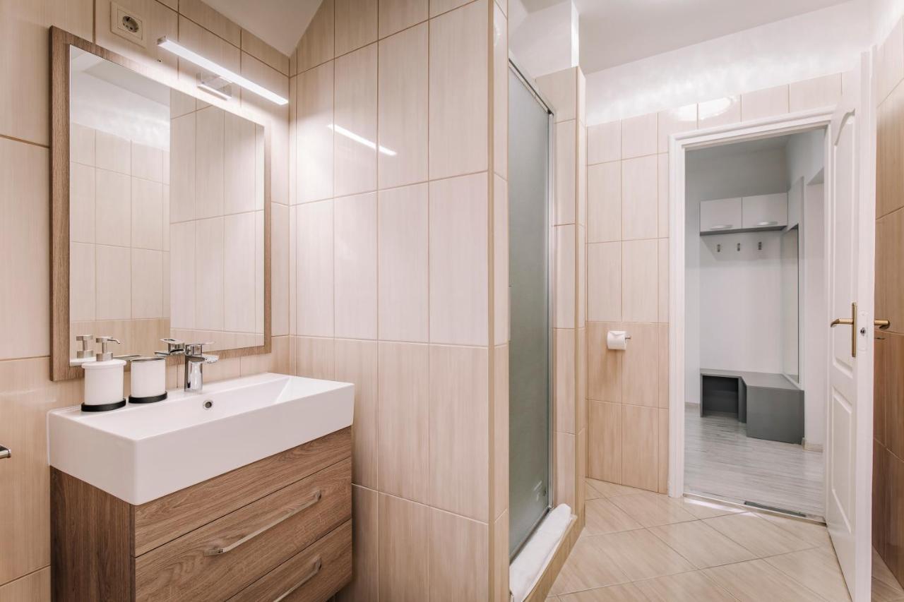 Soho Apartmanház Győr Esterno foto