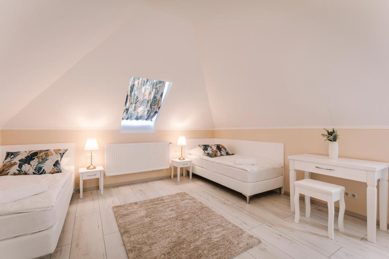 Soho Apartmanház Győr Esterno foto