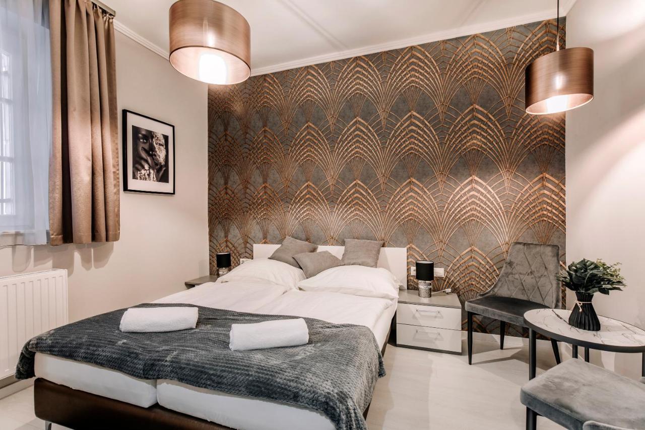 Soho Apartmanház Győr Esterno foto