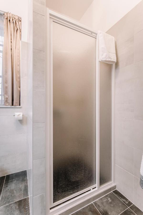 Soho Apartmanház Győr Esterno foto